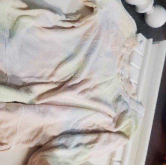 Top - Picture 3 of 4